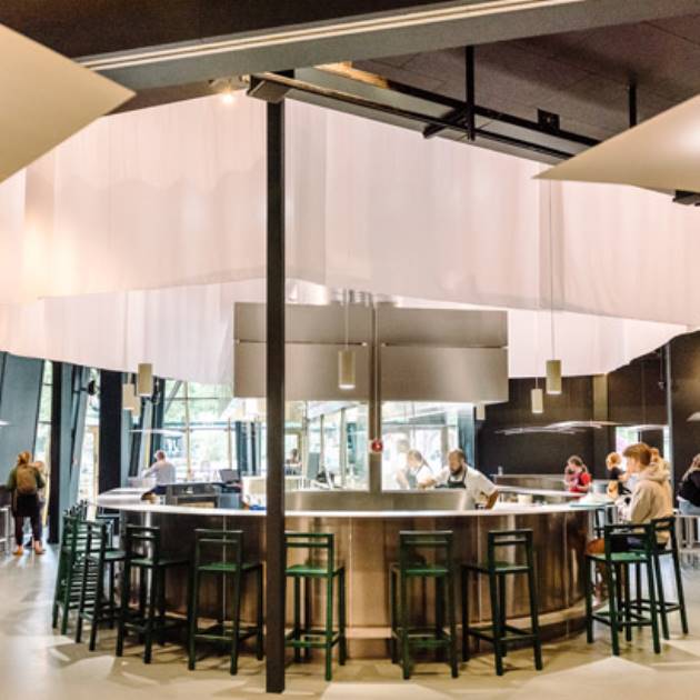 Gasoline-Grill_interir02_630x4100